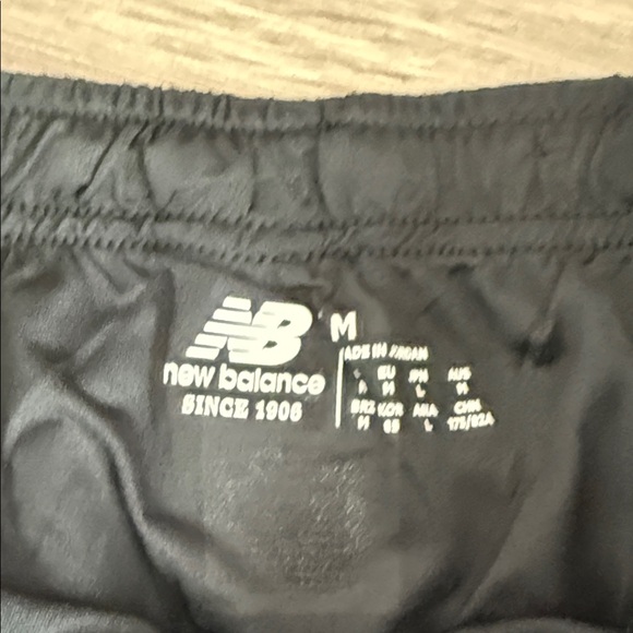 New Balance Men's Black Athletic Shorts - Picture 2 of 3